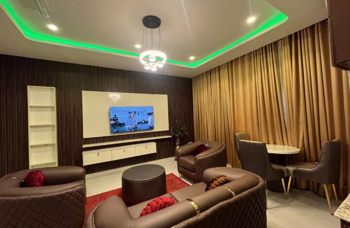 Kamsi 2-Bedroom Luxury Apartment at Lucy and Jacobs